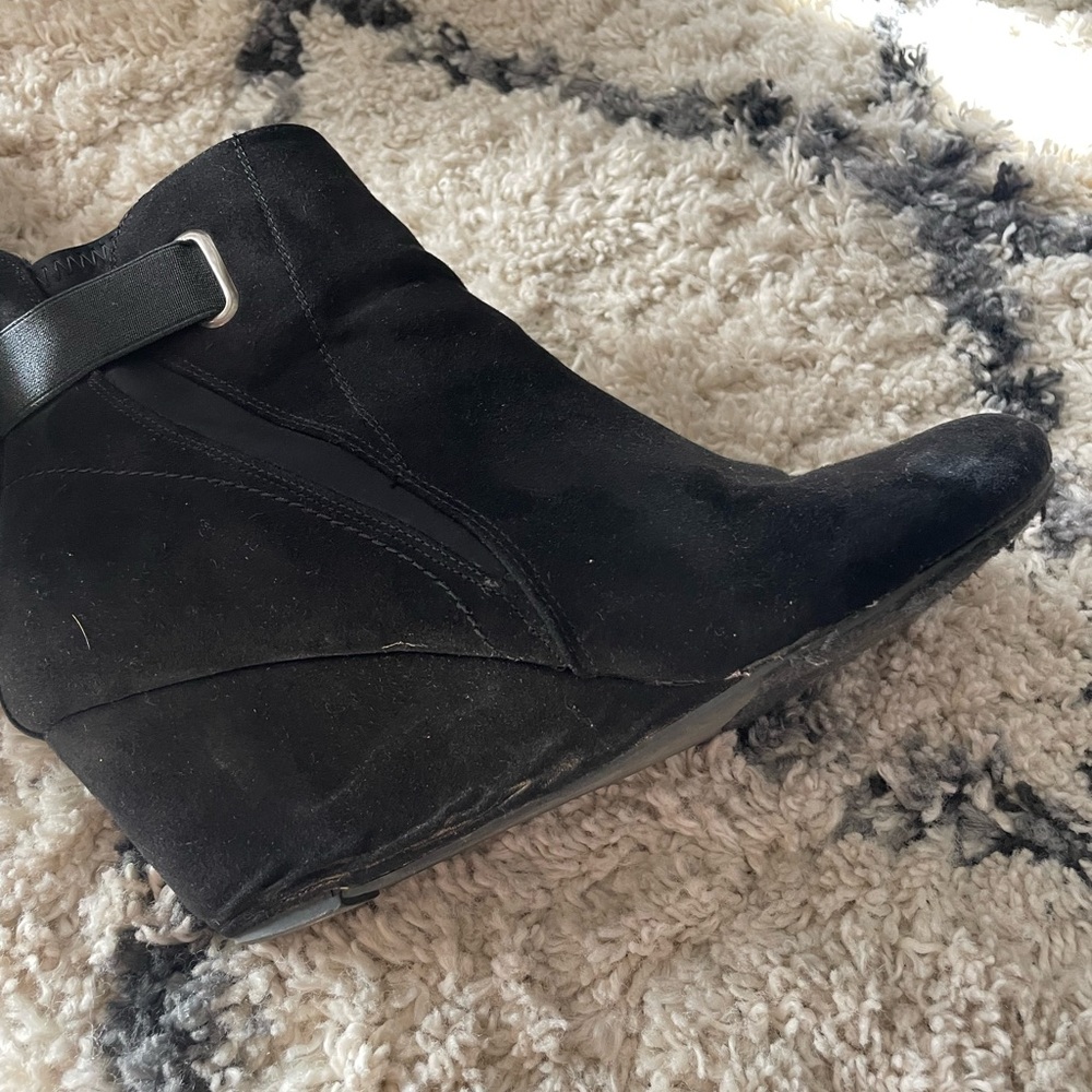 Solanz Black Wedge Ankle Boots - Picture 6 of 9